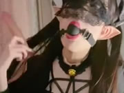 白虎正妹八月未央小惡魔大假雞雞插出白漿